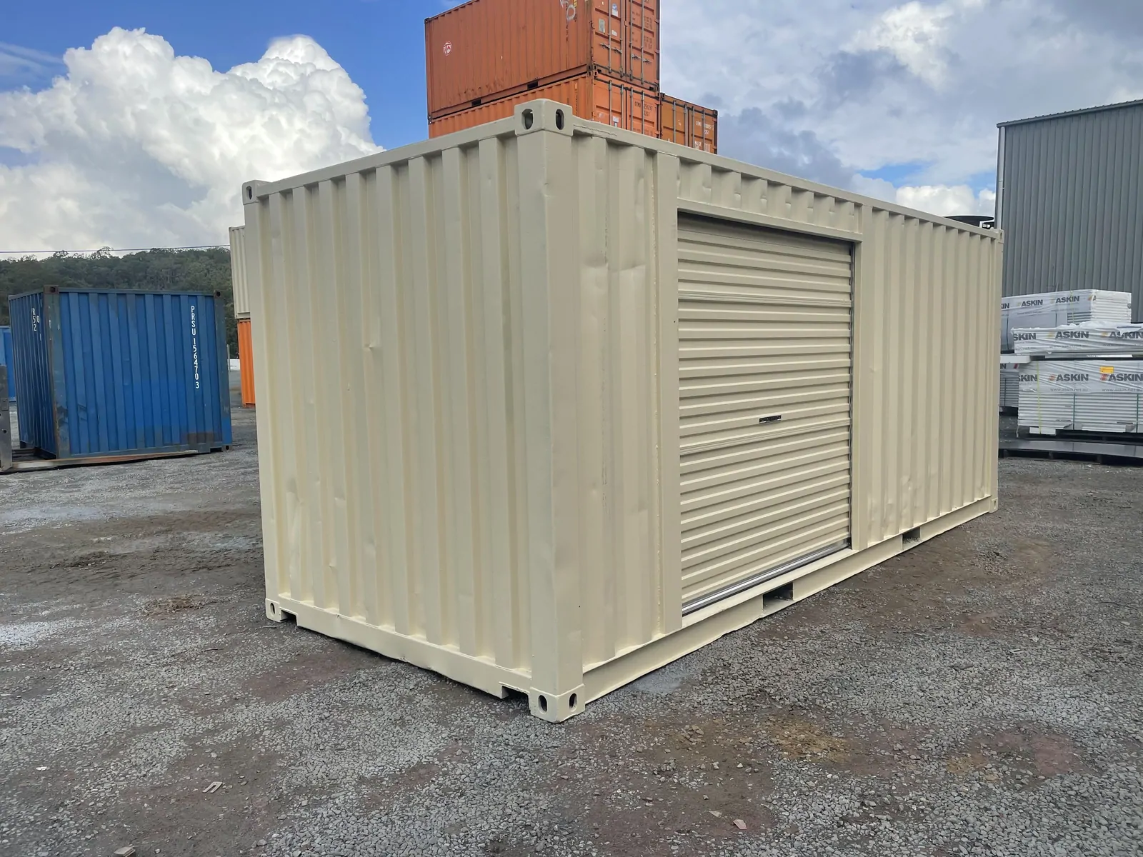 Hiring vs buying a shipping container — how to work out which suits